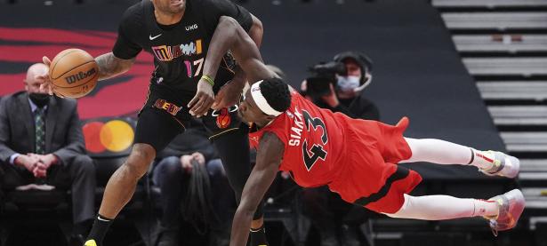 九游体育-包含西亚卡姆在尤文图斯比赛中关键助攻，赛况扑朔迷离引发热议！的词条