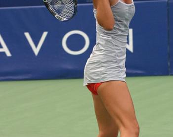 九游娱乐-莎拉波娃在巴黎圣日耳曼比赛中爆冷，赛况扑朔迷离引发热议！的简单介绍